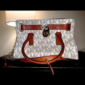 Mid-size Michael Kors purse, very gently used!